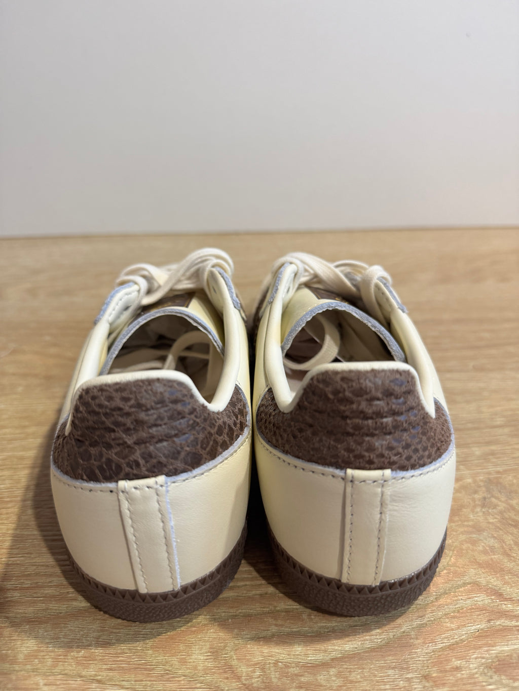 Adidas Samba OG "Cream White Earth Strata Maroon"