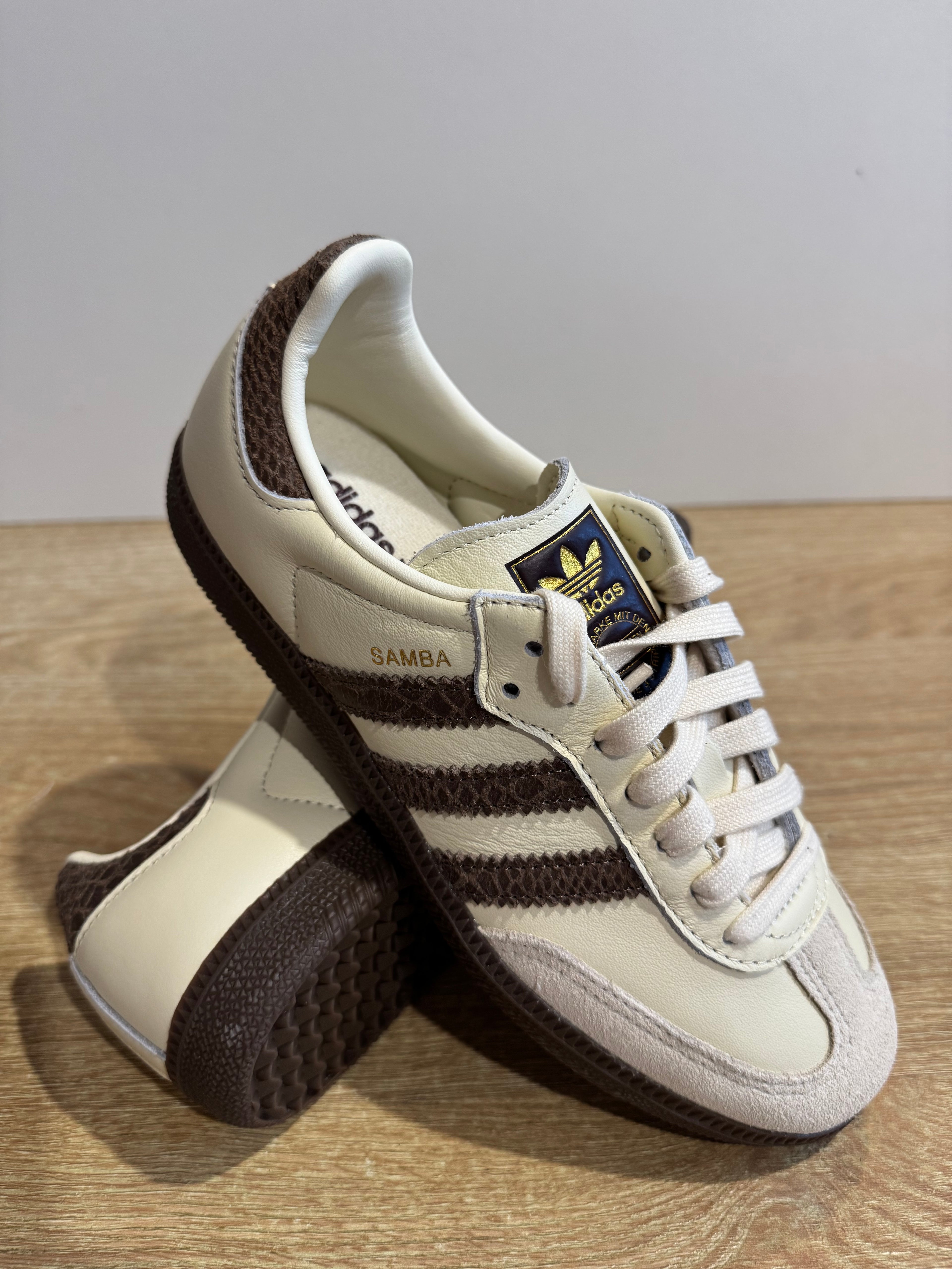 Adidas Samba OG "Cream White Earth Strata Maroon"