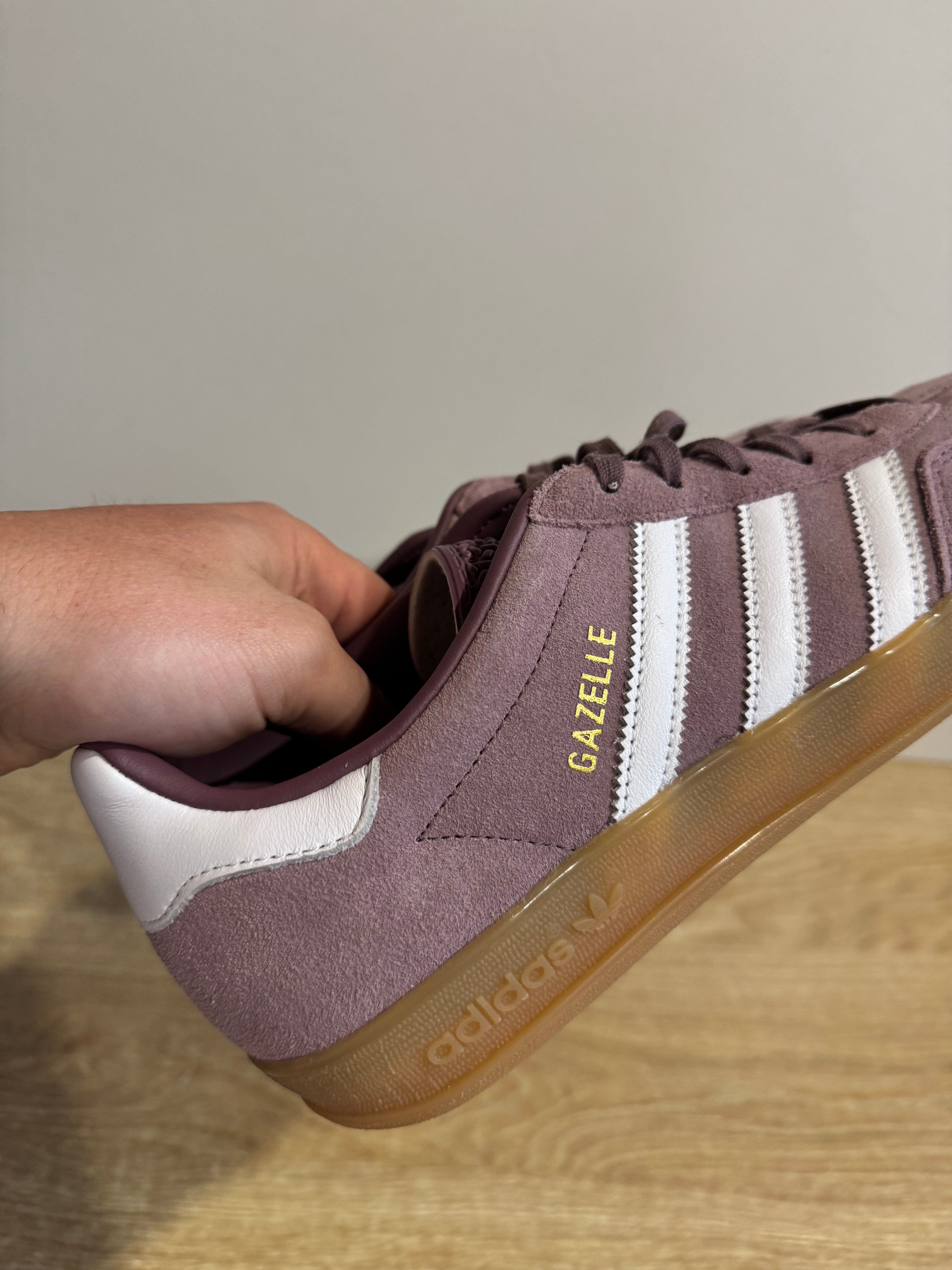 Adidas Gazelle Indoor "Shadow fig gum"
