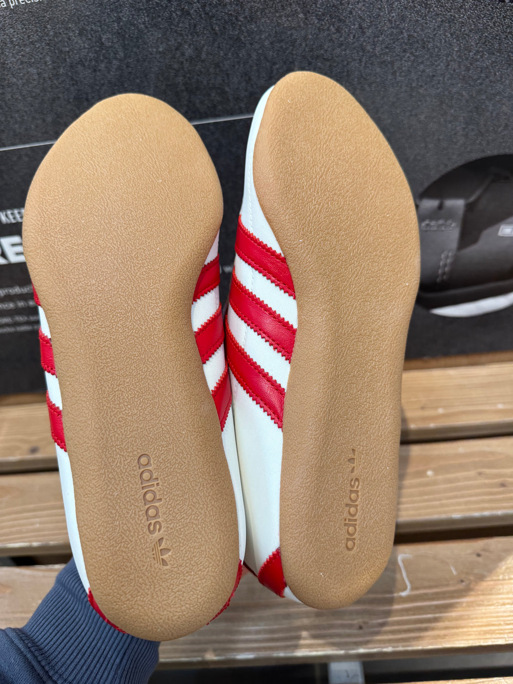 Adidas Tokio "Off white scarlet"