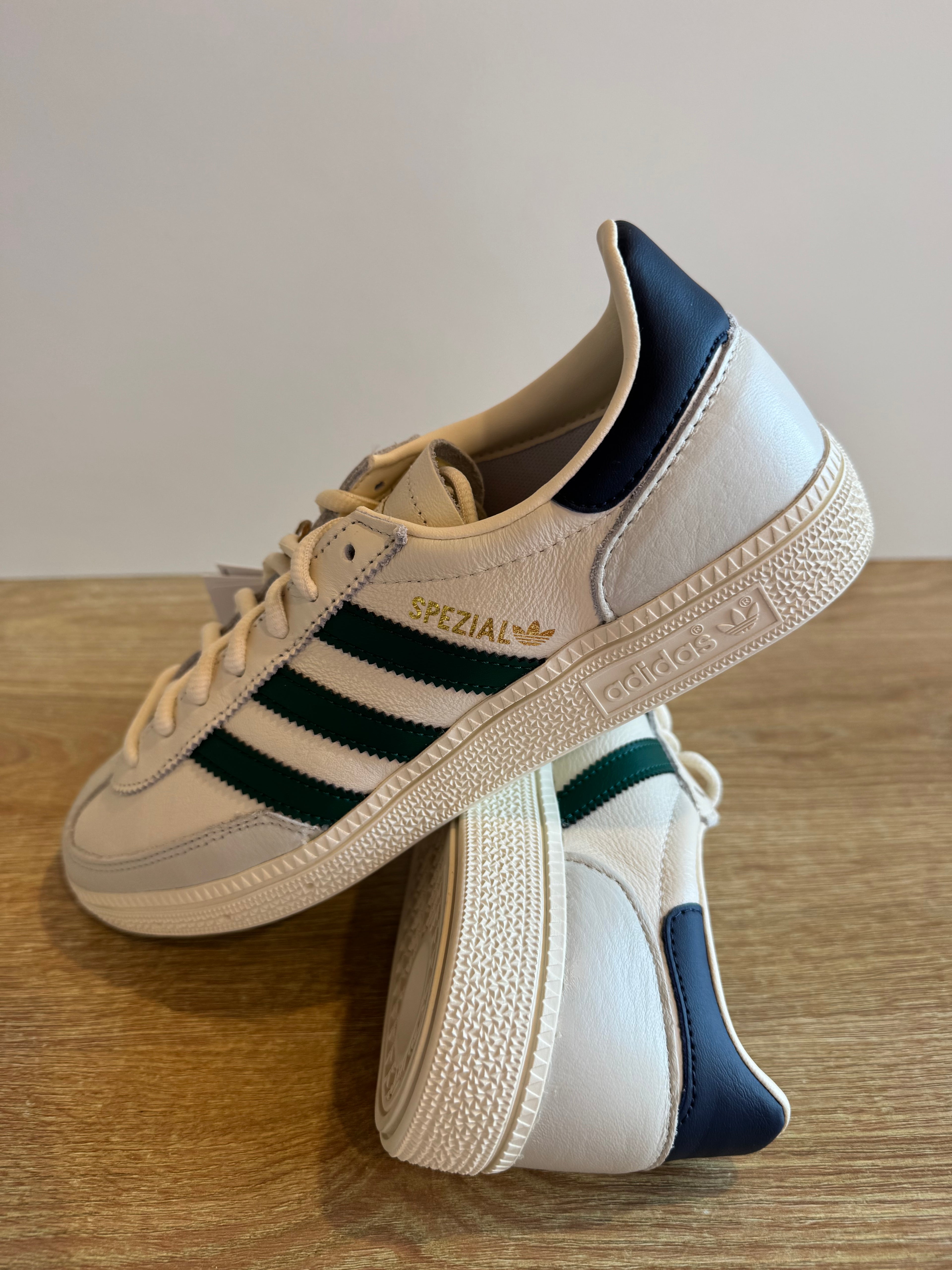 Adidas Handball Spezial "Chalk collegiate green indigo"