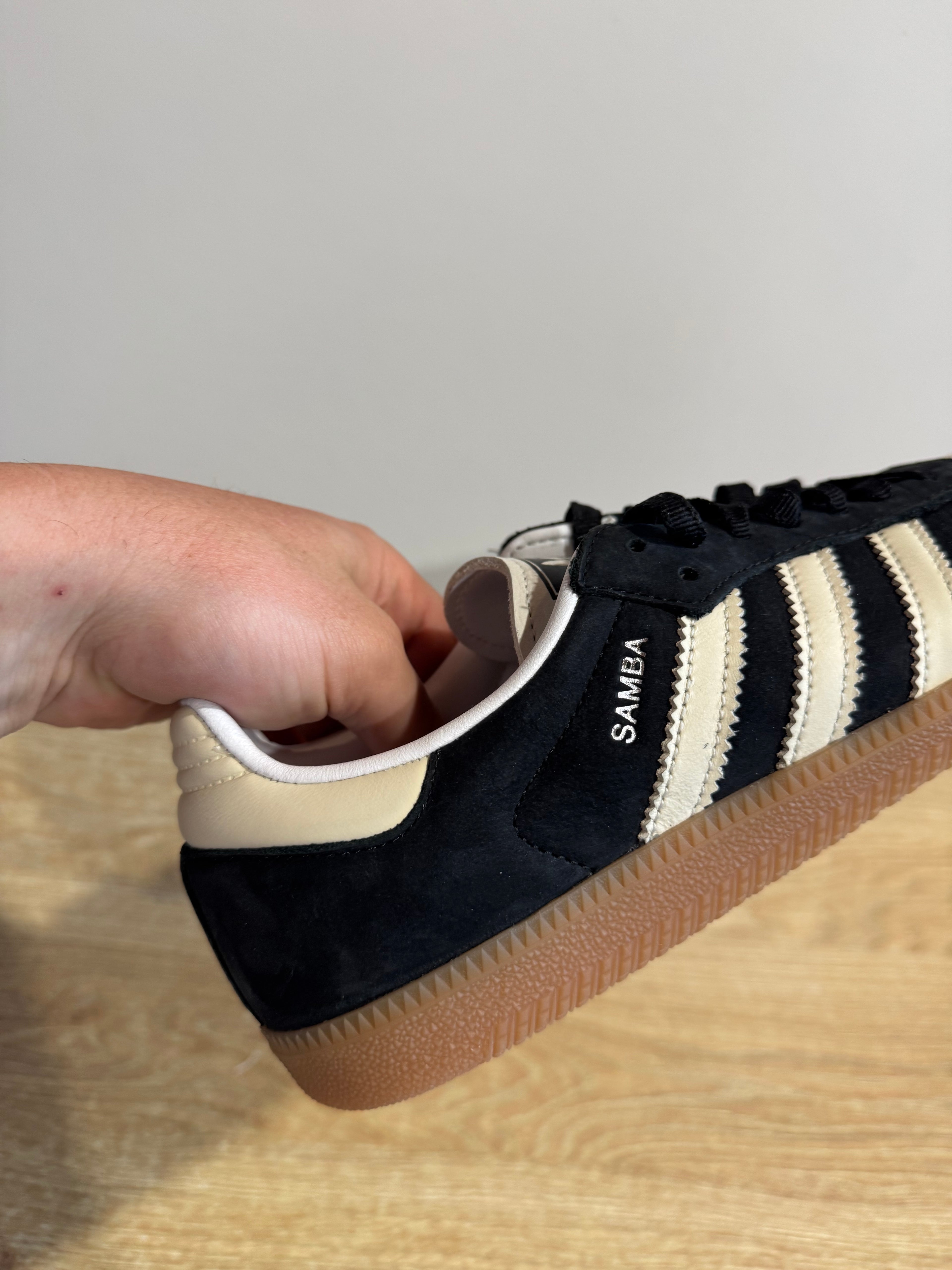 Adidas Samba OG "Black Wonder White"