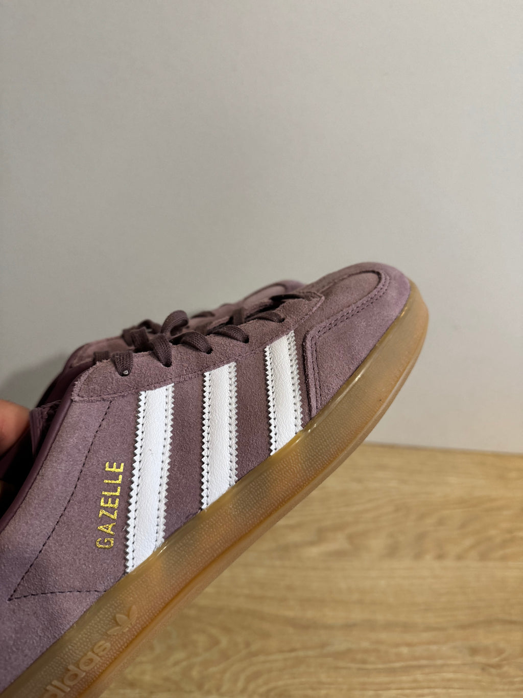 Adidas Gazelle Indoor "Shadow fig gum"