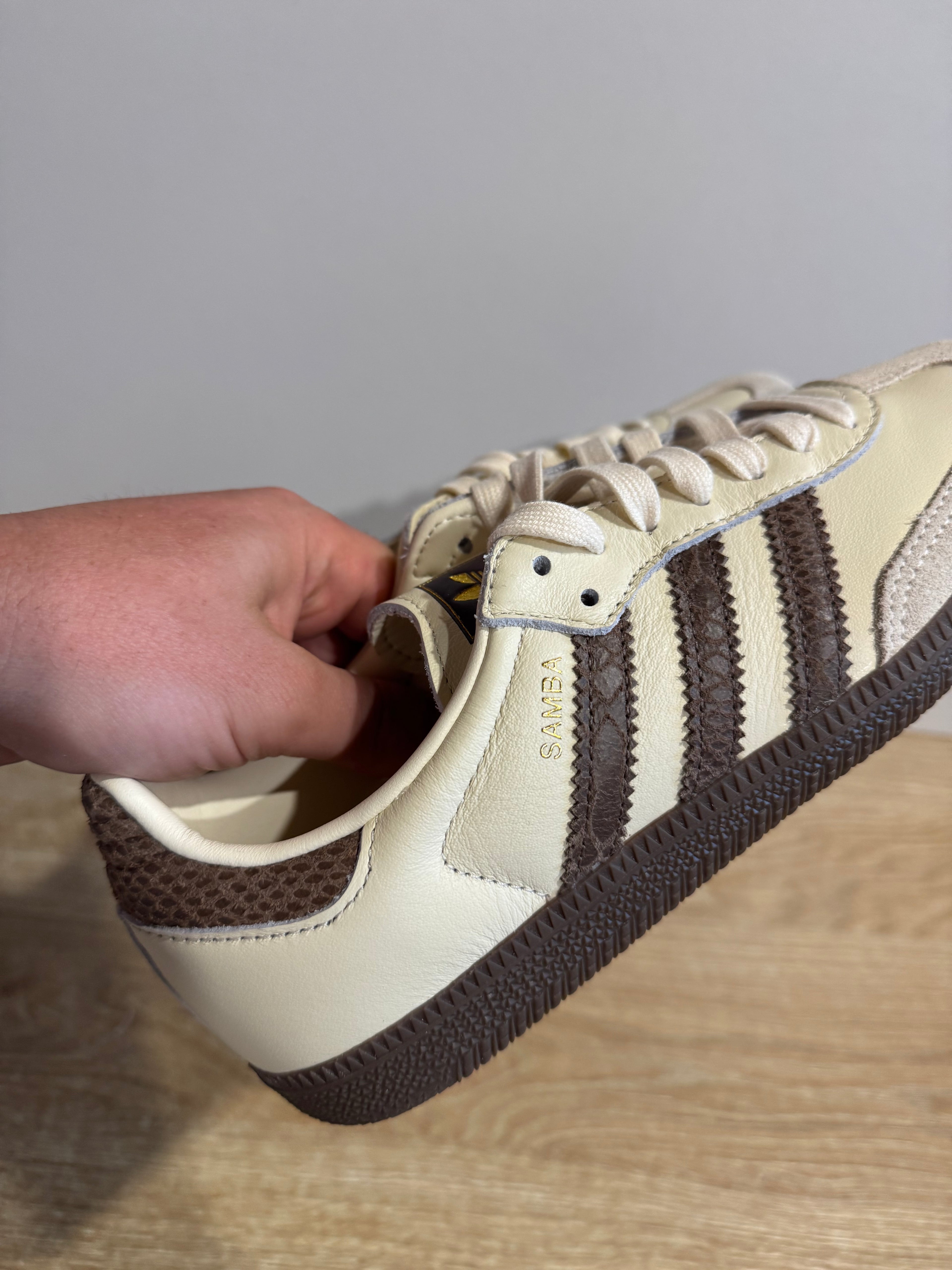 Adidas Samba OG "Cream White Earth Strata Maroon"