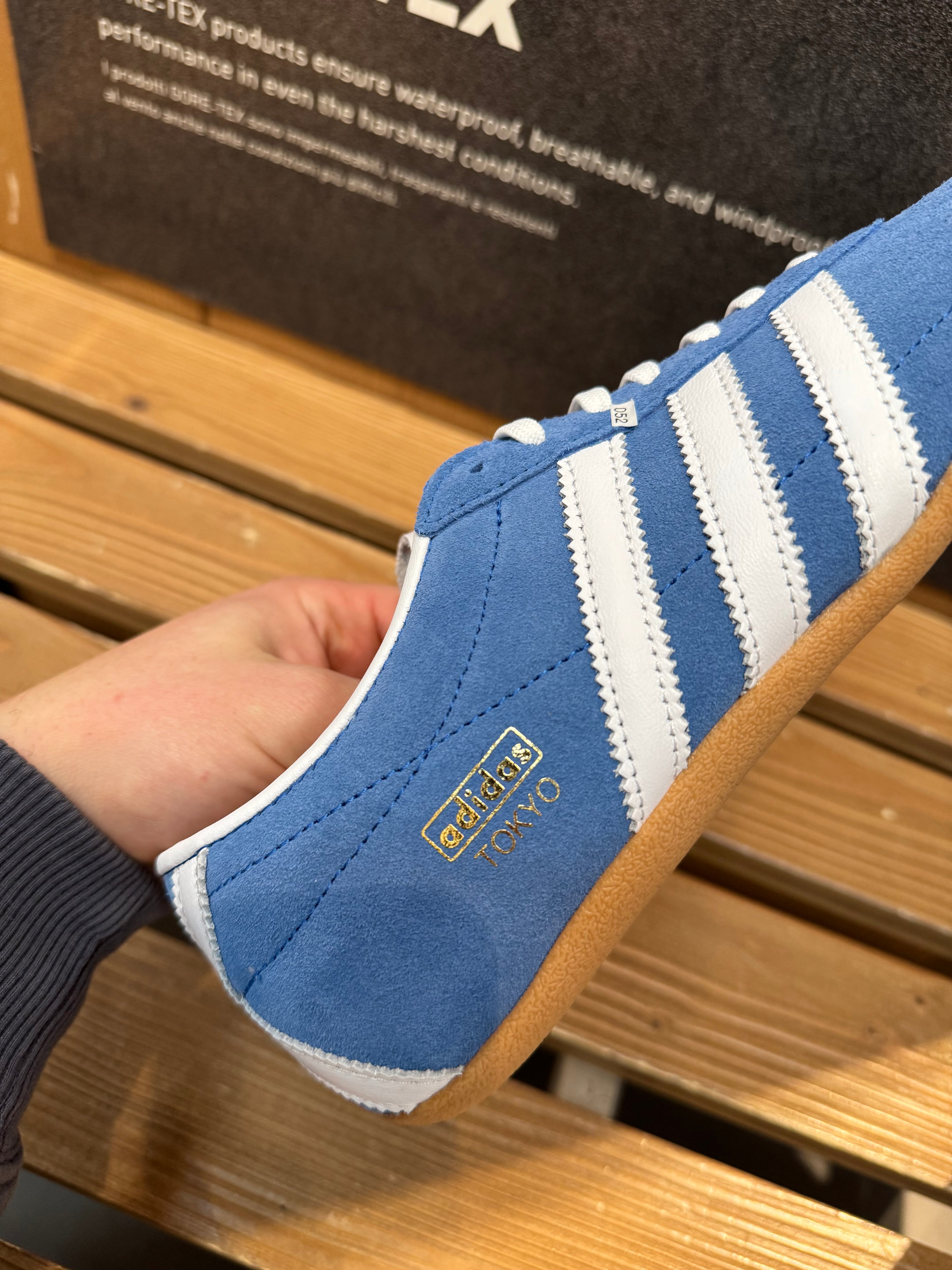Adidas Tokio "Blu Bird"
