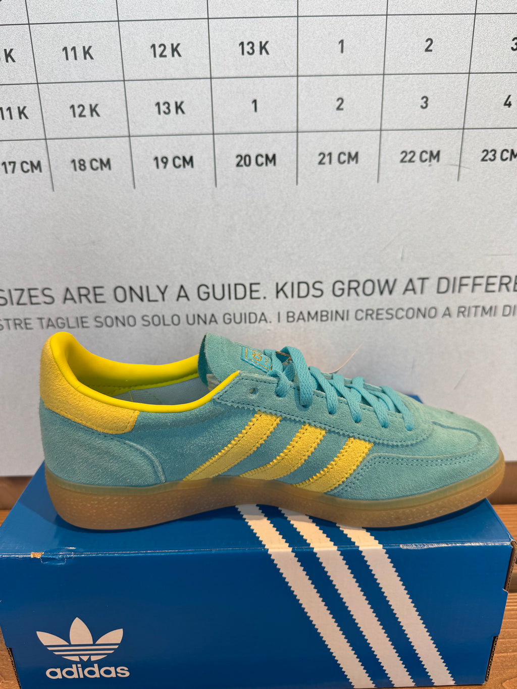 Adidas Handball Spezial "Blue Glow Bright Yellow"
