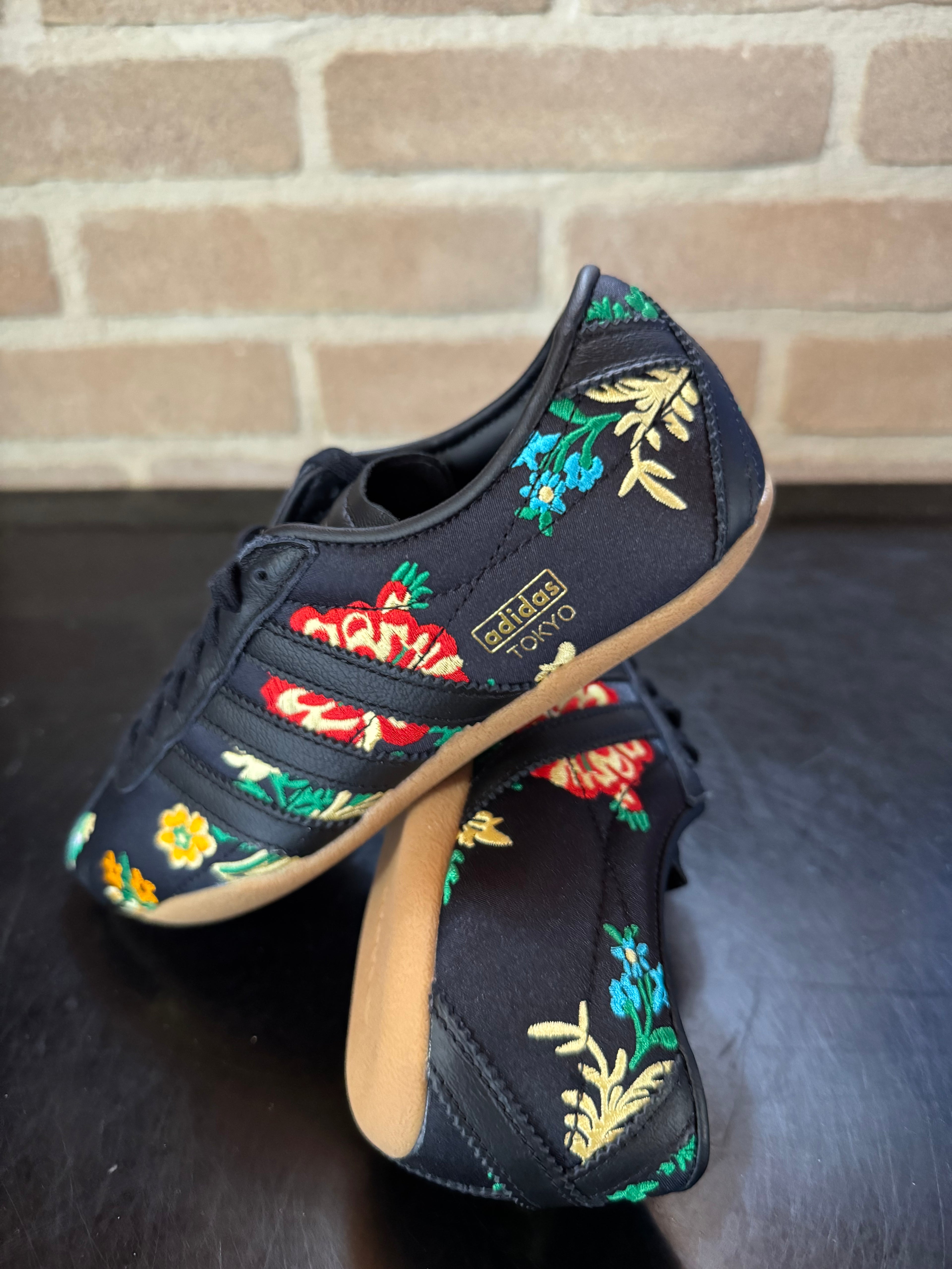 Adidas Tokio "Floral Embroidery pack-Black"