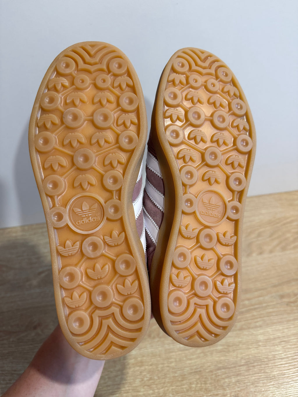 Adidas Gazelle Indoor "Shadow fig gum"
