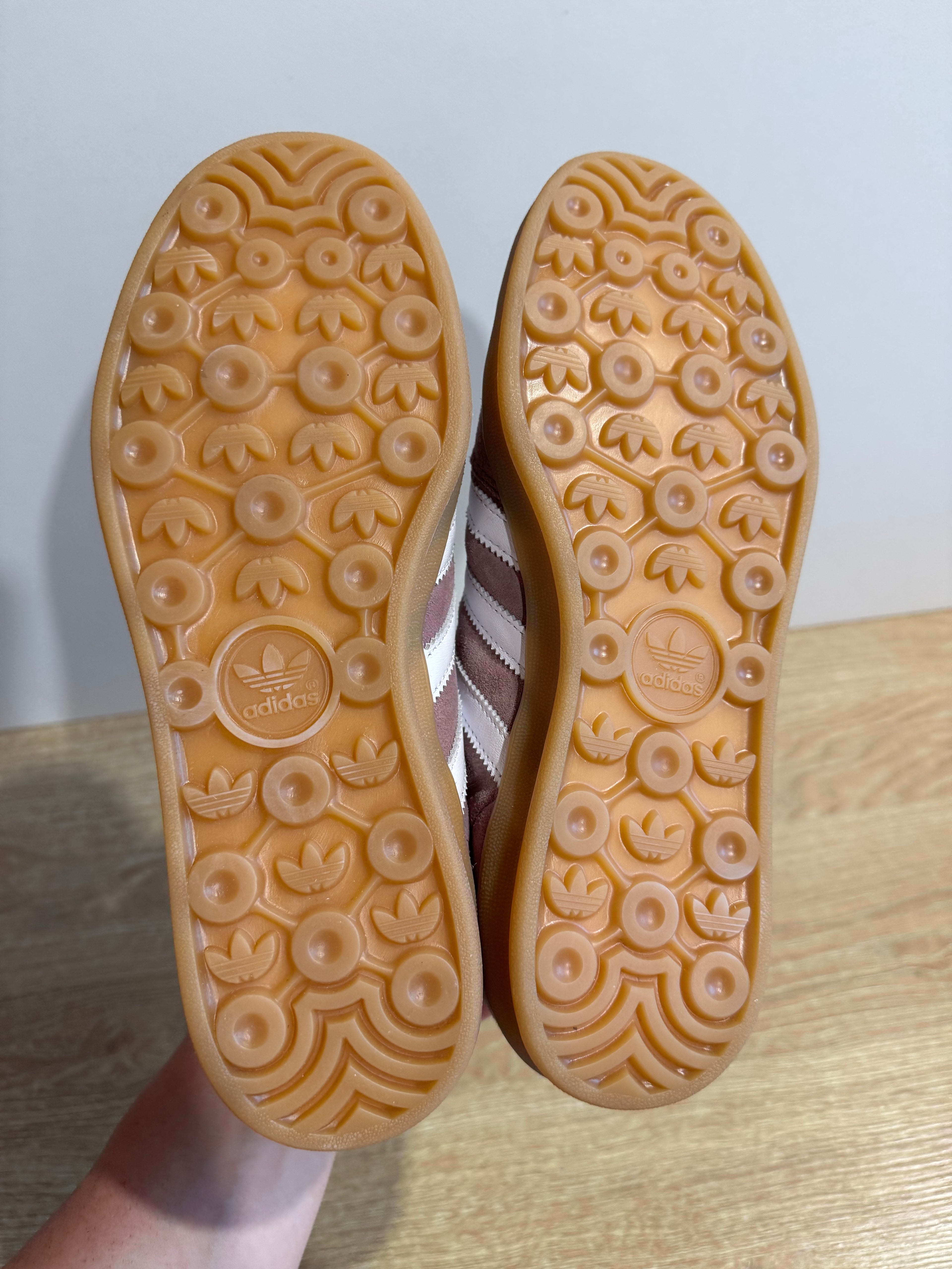 Adidas Gazelle Indoor "Shadow fig gum"