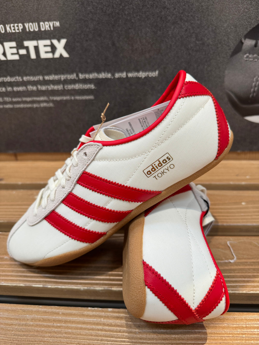 Adidas Tokio "Off white scarlet"