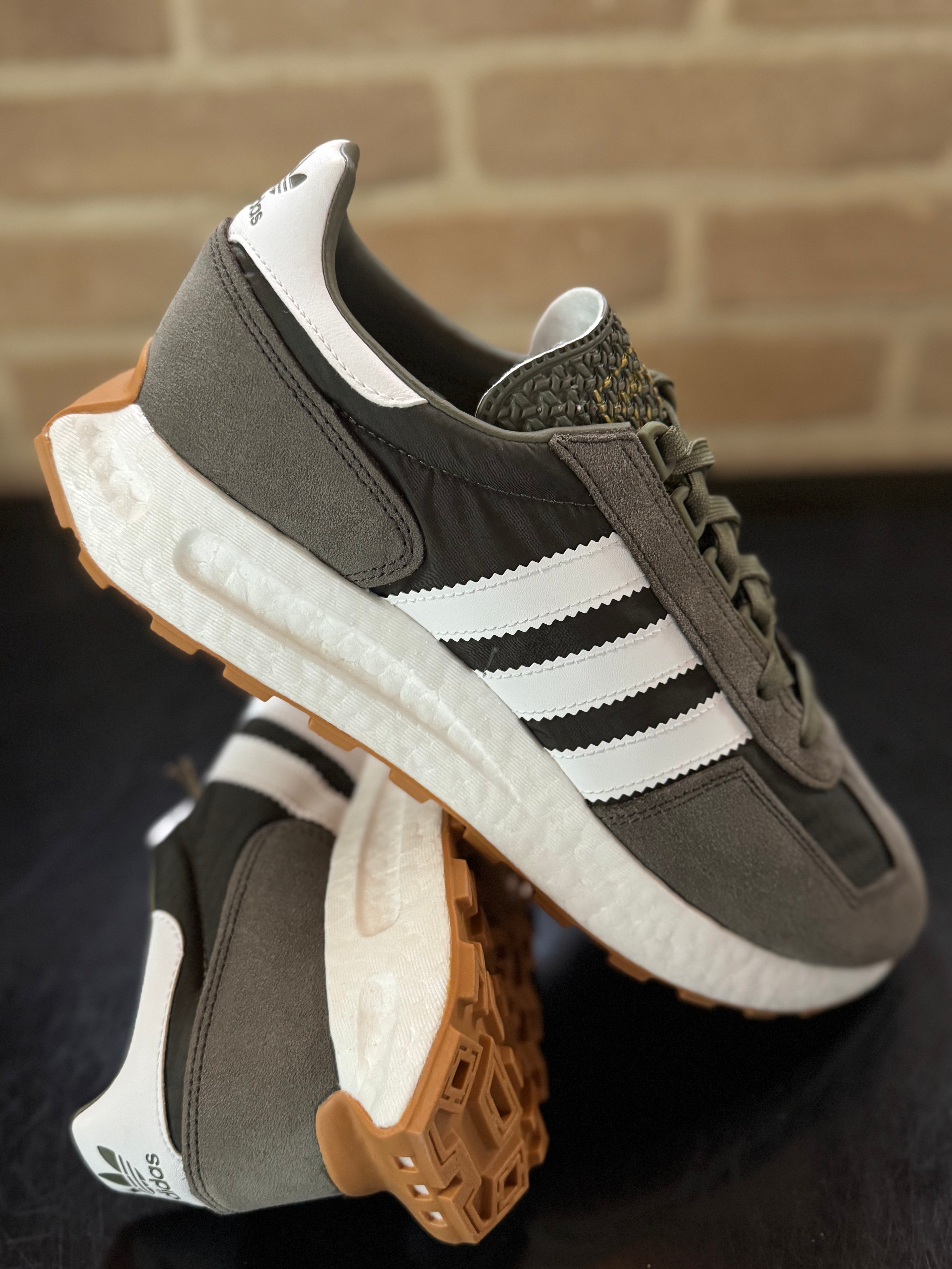 Adidas Retropy - Cachi/bianche